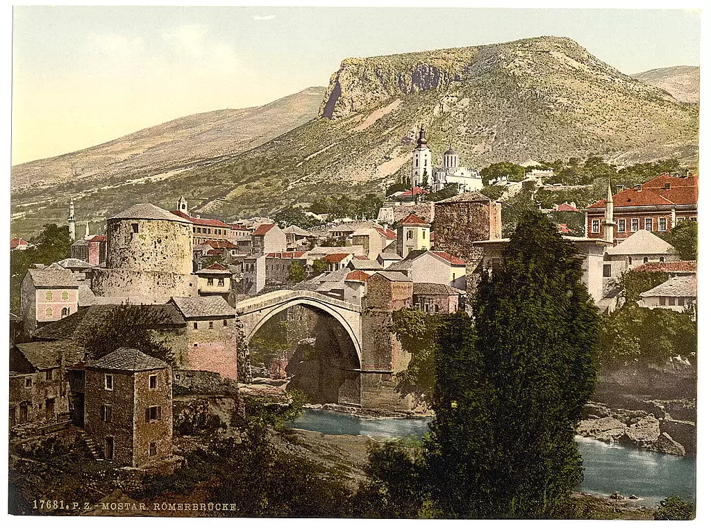Mostar Köprüsü orjinal haline ait eski bir Fotoğraf