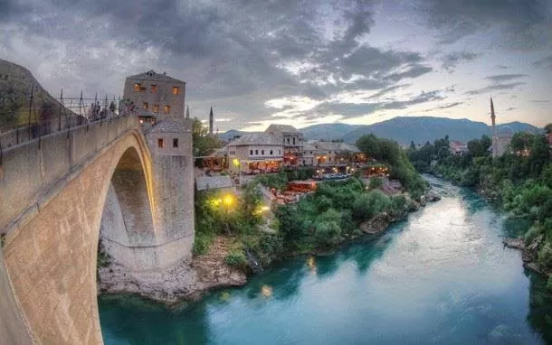 Kenny Mayne'in Mostar Fotoğrafı